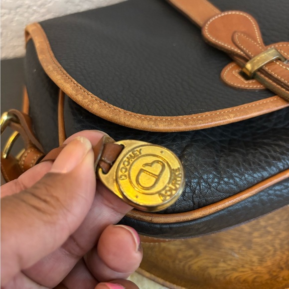 Vintage Dooney and Bourke Crossbody - Picture 6 of 16
